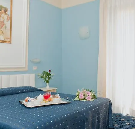 호텔 Augustus 3*