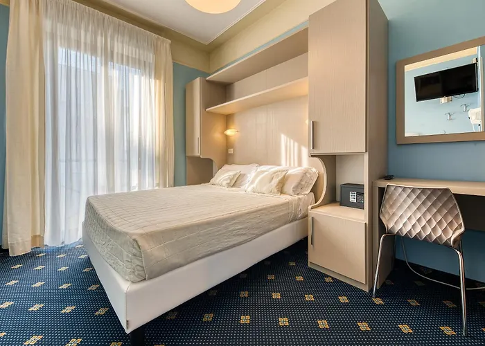 Augustus 3* ريميني