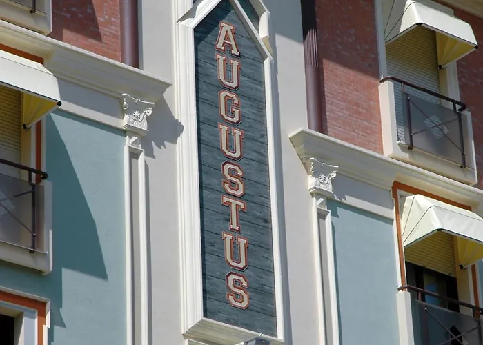 فندق Augustus 3*